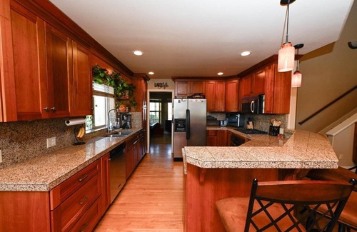 Friant Casa | 3-bedroom Lake House on Millerton Lake! Strong wifi and close hiking trails.