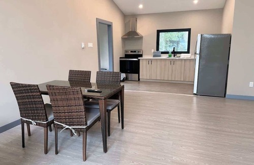 Lakefield Cabina | 3-bedroom Lakefront Villa #2