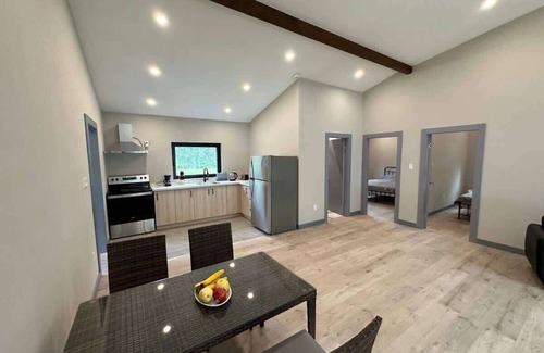 Lakefield Cabina | 3-bedroom Lakefront Villa #2