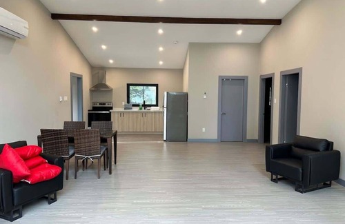 Lakefield Cabina | 3-bedroom Lakefront Villa #9