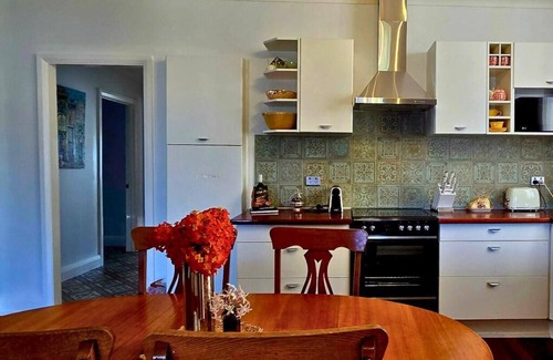 Lamington Casa | 3 Bedroom Little Addis Cottage in Historic Kalgoorlie