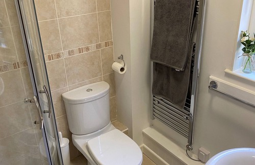 St. Ann's Chapel Cabina | 3 bedroom lodge on holiday park, sleeps 6 with hot tub