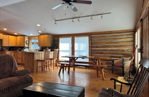 Fife Lake Cabina | Charming 3 bedroom log cabin on Pickerel Lake in Fife Lake, MI + a guest house