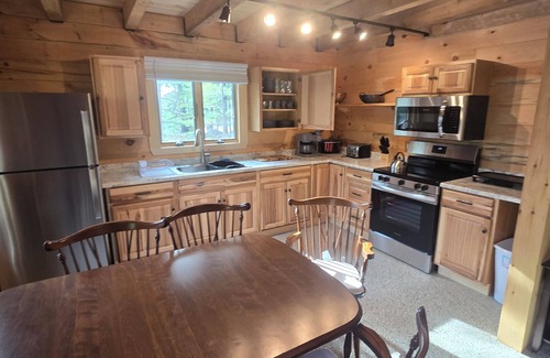 Southwest Harbor Casa | 3-bedroom Log Cabin with AC, WiFi ,Southwest Harbor That Rents SAT-SAT ONLY