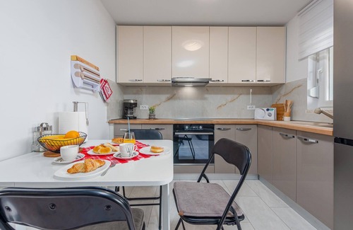 Kolan Apartamento | Bonito apartamento en Mandre con cocina