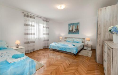 Gostinjac Apartamento | 3 Bedroom Lovely Apartment In Dobrinj