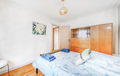 Le Vieux-Bourg Casa | 3 Bedroom Lovely Home In Le Vieux-Bourg