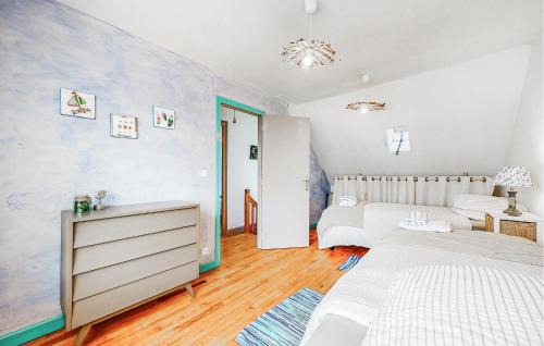 Le Vieux-Bourg Casa | 3 Bedroom Lovely Home In Le Vieux-Bourg
