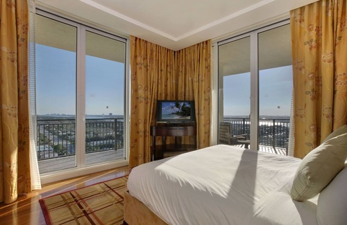 Singer Island Complejo | 3 bedroom Luxurious Presidential Penthouse ,Ocean View + 5 star Resort Amenities