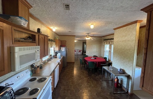 Pointe A La Hache Casa | 3-bedroom mobile home in delightful Delacroix with AC, WiFi