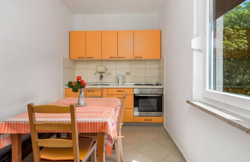 Sveti Jakov Apartamento | Bonito apartamento de 3 habitaciones en.