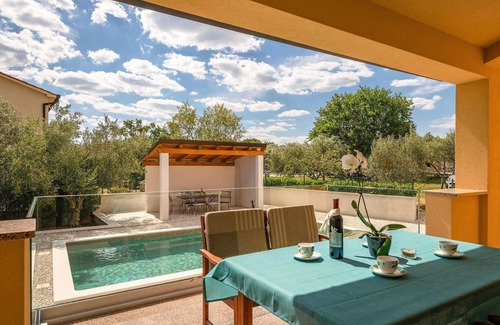 Puntera Casa | Impresionante casa en Barban con cocina