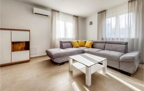 Boljevici Casa | 3 Bedroom Nice Home In Krsan