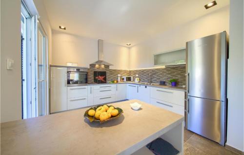 Risika Casa | 3 Bedroom Nice Home In Risika