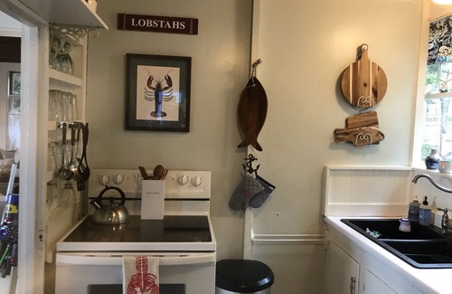 Boothbay Harbor Cabaña | 3 Bedroom Oceanfront Cottage with Private Dock and Amazing Views of Linekin Bay!