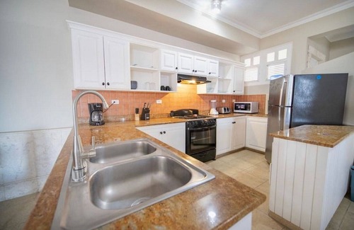 Los Brazos Apartamento | 3 bedroom oceanfront condo with sea views near everything in Sosua