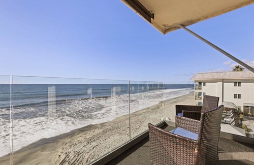 Carlsbad Village Condominio | Condominio de 2 dormitorios con una ubicación ideal frente a la playa, a 1 cuadra del pueblo de Carlsbad