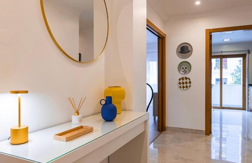 Paco De Arcos Apartamento | 3 Bedroom Oeiras Wonder W/Balcony by LovelyStay