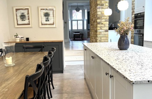 Hackney Downs Casa | 3 Bedroom Renovated Victorian Terrace House