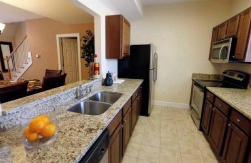 Lackey Complejo | 3-bedroom resort in charming Williamsburg with fitness room, AC