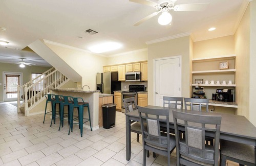 Corpus Christi Casa | Resort Pool! 3 Bedroom | ATV Optional | Sleeps 10