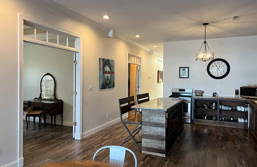Cape Girardeau Apartamento | 3-bedroom river view apartment in historic downtown Cape Girardeau