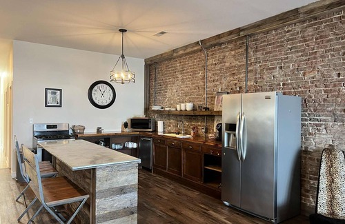 Cape Girardeau Apartamento | 3-bedroom river view apartment in historic downtown Cape Girardeau