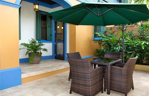 Ocho Rios Cabaña | Casa de campo de 3 dormitorios - Piscina / Playa / Wifi / Restaurante / Mantenimiento de la casa HCG