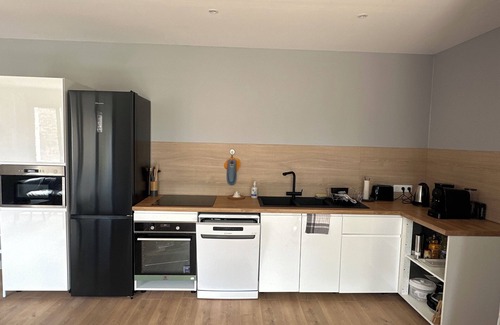 Luc-sur-Mer Casa | 3-bedroom seaside house with garden and parking. Pets welcome.