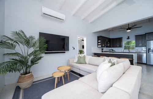 Rosendal Villa | 3-Bedroom Skyline Villa Offering the Island's Best Views
