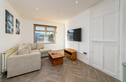 Neath Casa | 3 Bedroom Spacious and Homely Welsh Retreat