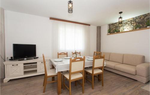 Trilj Casa | 3 Bedroom Stunning Home In Tijarica