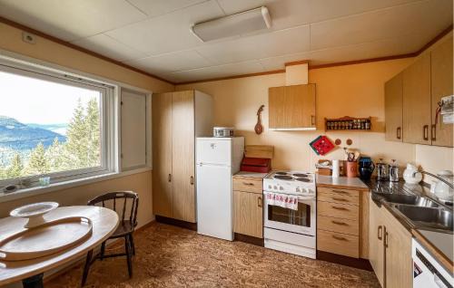 Hundorp Casa | 3 Bedroom Stunning Home In Sør-Fron