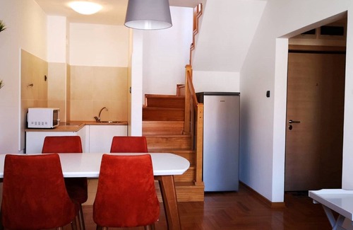 Novi Sad Apartamento | Suite de 3 habitaciones de 98 metros cuadrados con gran patio