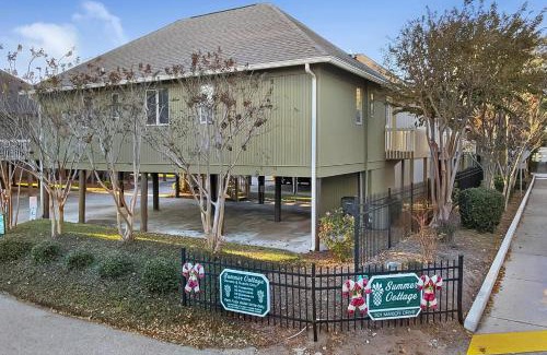 Myrtle Beach Casa | 3 Bedroom Summer Cottage only Steps from the Ocean