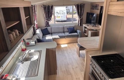 Glasgow Casa | 3-Bedroom Swift Caravan, Glasgow