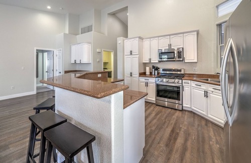 Rhodes Ranch Casa | 3-bedroom townhome in Las Vegas with home office and garage