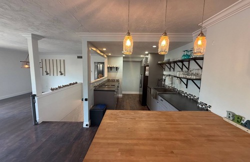 Siesta Key Casa | 3-bedroom townhome in Siesta Key close to beaches, city and airport.