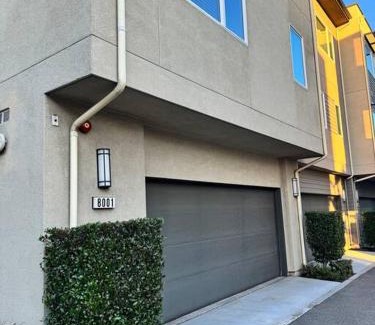 Downey Casa | 3 Bedroom Townhome with Large Living Area