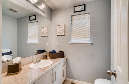 University Hills Casa | 3 Bedroom Townhouse in Denver Conveniently Located