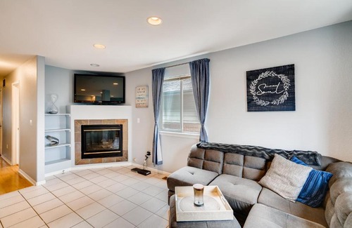 University Hills Casa | 3 Bedroom Townhouse in Denver Conveniently Located