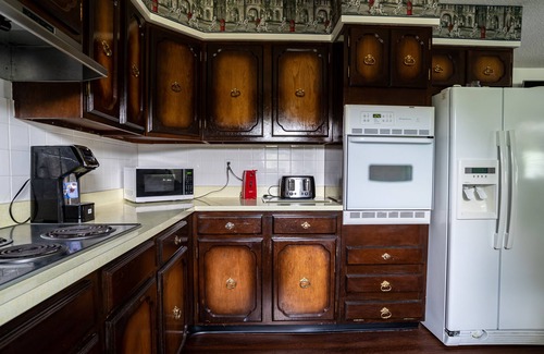 New Lisbon Casa | 3-bedroom vacation home 9 minutes from Ball State University in the country.