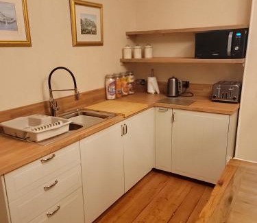 Perth Apartamento | 3 Bedroom villa attached to Host home free parking