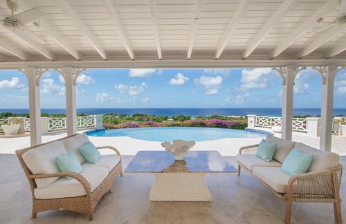 Weston Villa | 3 Bedroom Villa on West Coast Ridgefront