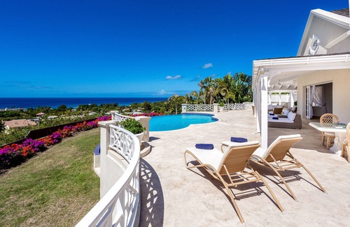 Weston Villa | 3 Bedroom Villa on West Coast Ridgefront