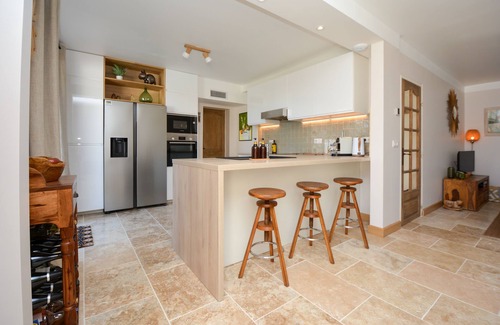 Tarascon Villa | 3-bedroom villa with private pool and AC