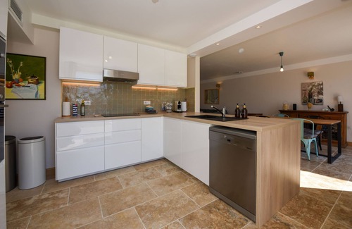 Tarascon Villa | 3-bedroom villa with private pool and AC