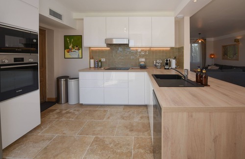 Tarascon Villa | 3-bedroom villa with private pool and AC