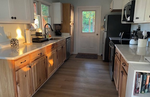 Reedville Cabaña | 3-bedroom water-front cottage on 2 1/2 secluded acres near Reedville,VA