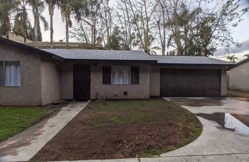 Downey Casa | Discounted 3 bedroom with 4 beds, 2 bathroom. Central to LA Metro Area, 7121